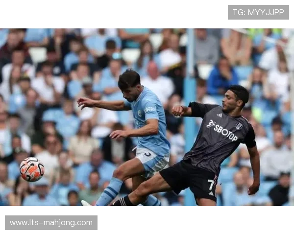 伯恩茅斯希门尼斯穿裆射门扩大比分，VAR确认进球有效